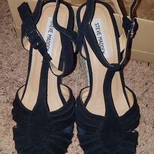Steve Madden ☆ SZ 8.5 ☆ Suede Wedges